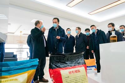 聆听农业企业“急难愁盼”，张国坤一行赴奉贤开展“促发展、保安全”大走访、大排查，聚焦生物农药技术研发